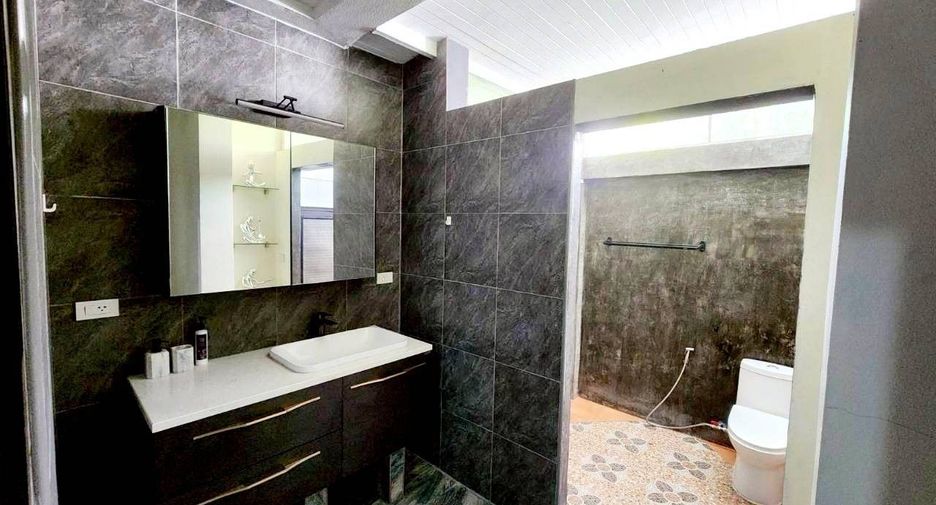 For sale 5 ベッドルーム house in Hang Dong, Chiang Mai