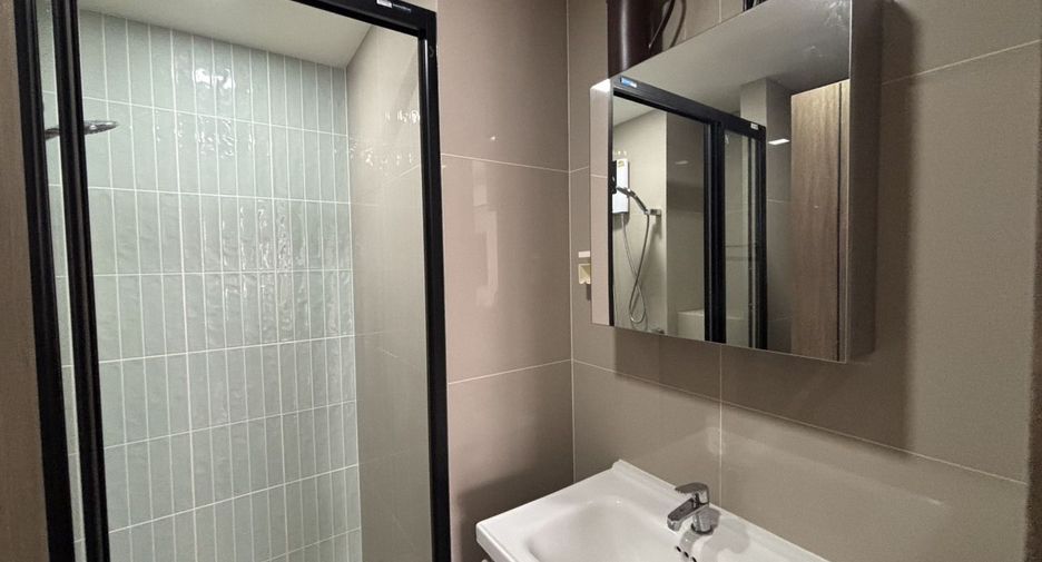For rent studio condo in Phaya Thai, Bangkok