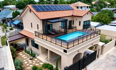 Villa en venta de 4 habitaciones en Bang Lamung, Chonburi