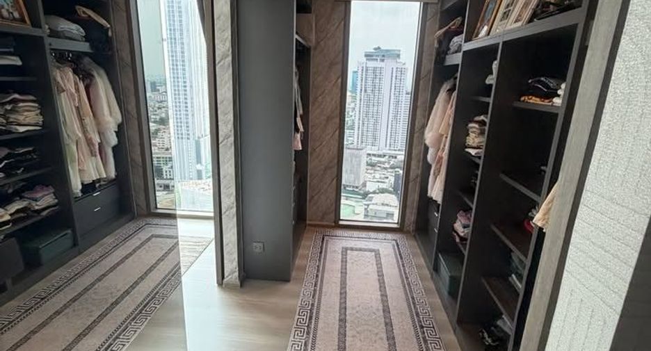 À louer 3 chambres condo à Watthana, Bangkok