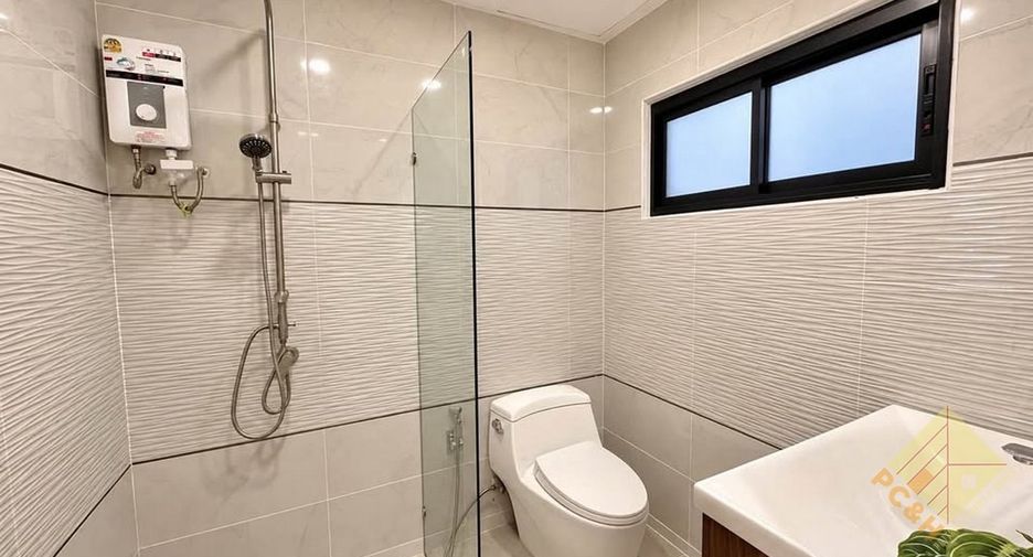 Продажа 3 спальни дом в Банг Ламунг, Чонбури