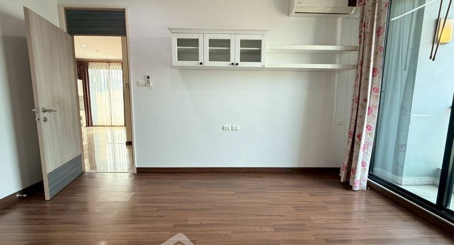 Продажа 2 спальни кондо в Ратчатхещи, Бангкок