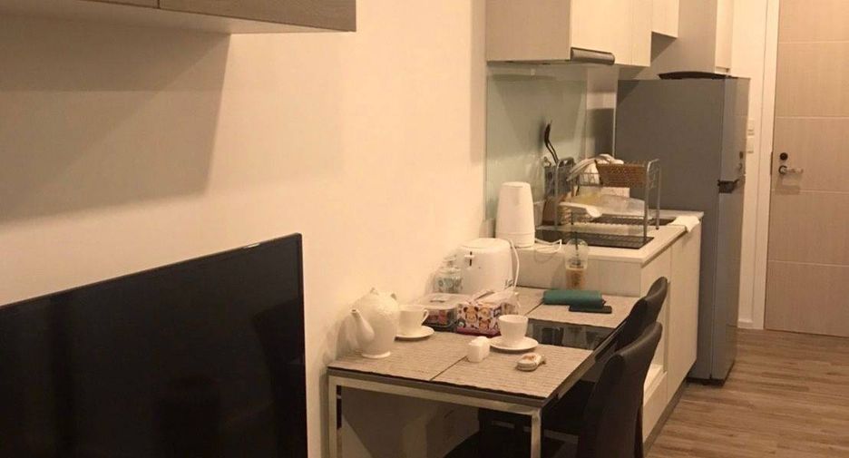 For sale 1 bed condo in Si Racha, Chonburi