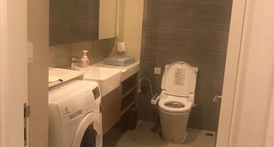 For sale 1 bed condo in Si Racha, Chonburi