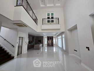 À vendre 5 chambres maison à Bang Khun Thian, Bangkok