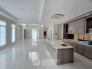À vendre 5 chambres maison à Bang Khun Thian, Bangkok