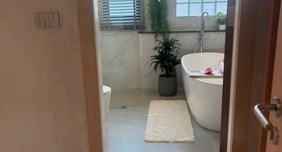 For sale 3 bedrooms villa in Bang Lamung, Chonburi