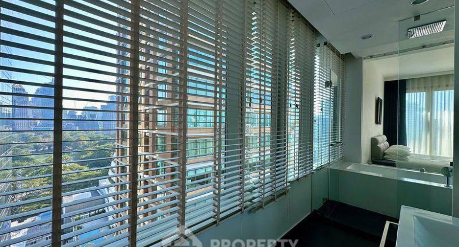 For sale 2 bedrooms condo in Pathum Wan, Bangkok