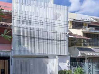 Casa en venta de 4 habitaciones en Suan Luang, Bangkok