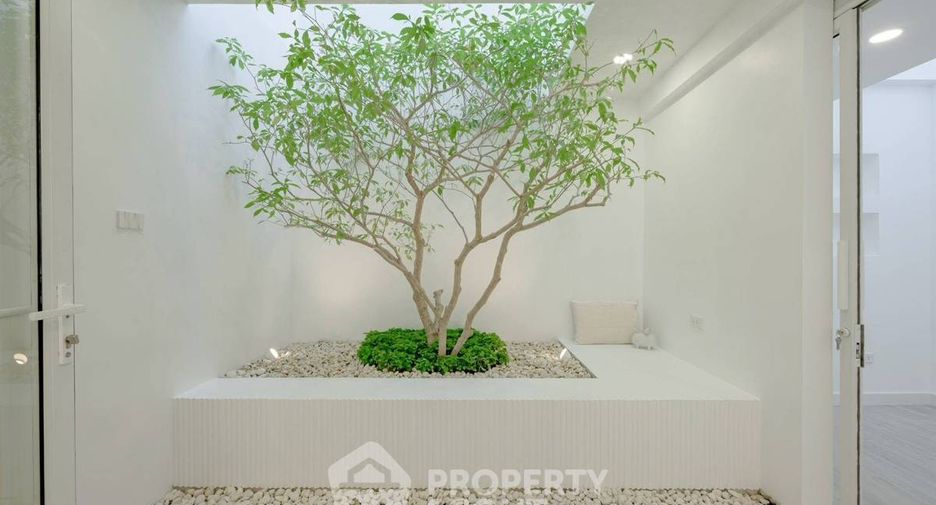 Casa en venta de 4 habitaciones en Suan Luang, Bangkok