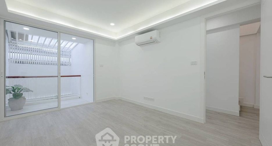 Casa en venta de 4 habitaciones en Suan Luang, Bangkok