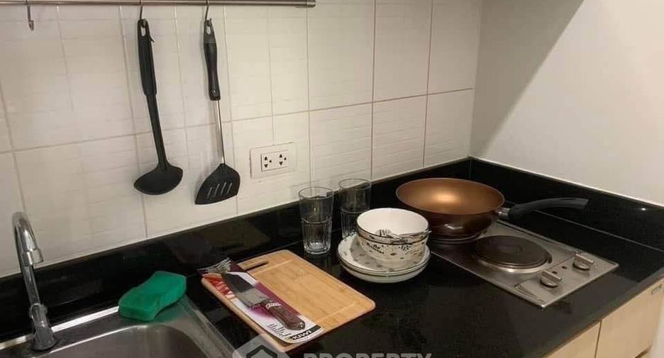 For sale 2 ベッドルーム condo in Phra Khanong, Bangkok