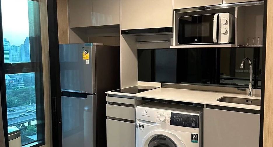 Продажа 2 спальни кондо в Ратчатхещи, Бангкок