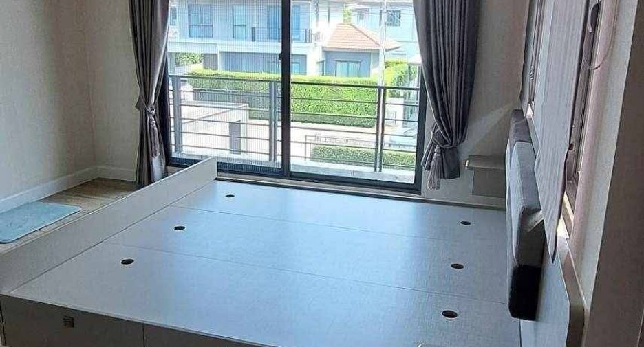 出售 4 卧室 独立屋 在 Sai Mai, 曼谷