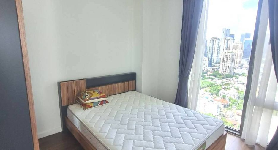 For sale 2 ベッドルーム condo in Sathon, Bangkok