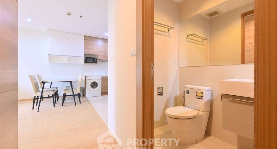 For sale 2 bedrooms condo in Huai Khwang, Bangkok