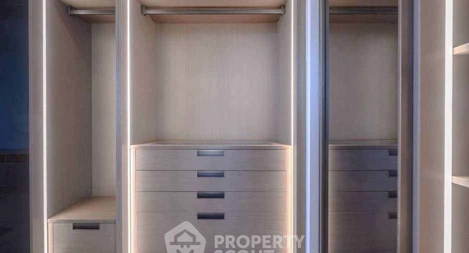 For sale 2 ベッドルーム condo in Watthana, Bangkok
