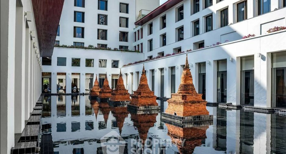 For sale 4 bedrooms condo in Sathon, Bangkok