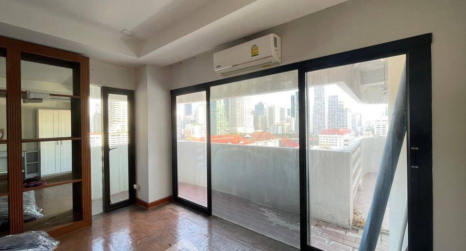 For sale 3 bedrooms condo in Watthana, Bangkok