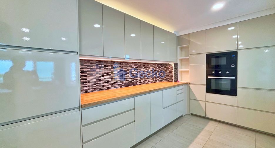 À louer et à vendre 3 chambres condo à Bang Lamung, Chonburi