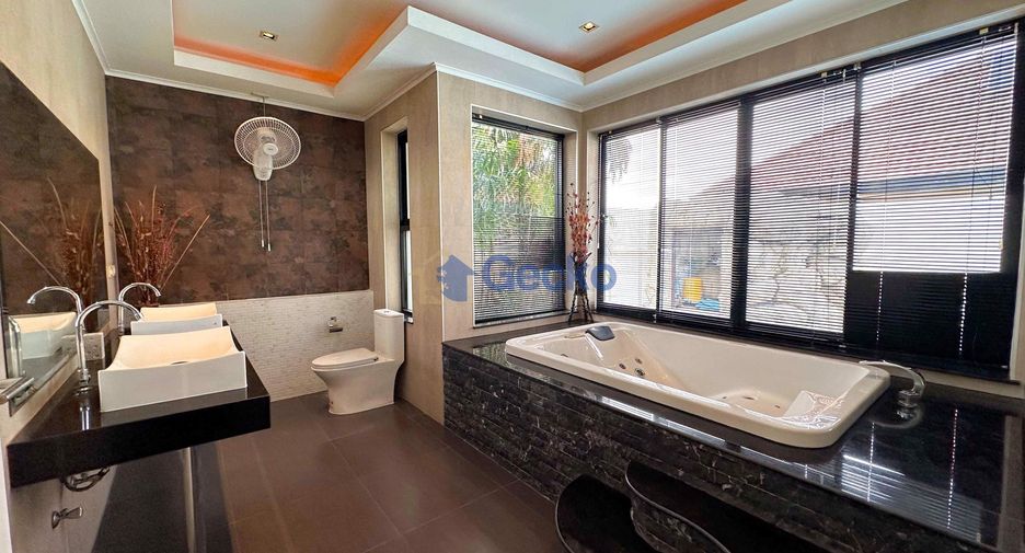 For rent and for sale 4 bedrooms house in Bang Lamung, Chonburi