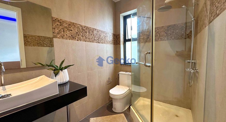 For rent and for sale 4 bedrooms house in Bang Lamung, Chonburi