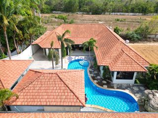 For rent and for sale 4 bedrooms house in Bang Lamung, Chonburi