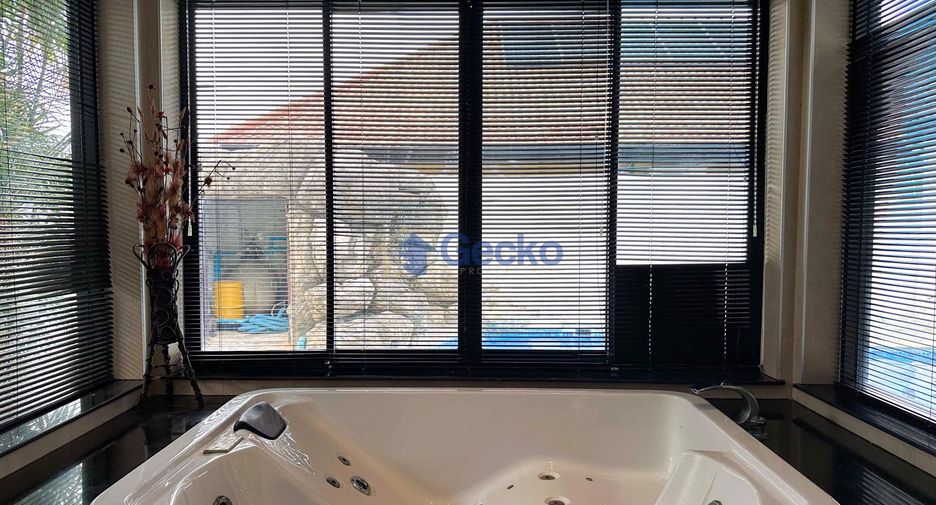 For rent and for sale 4 bedrooms house in Bang Lamung, Chonburi