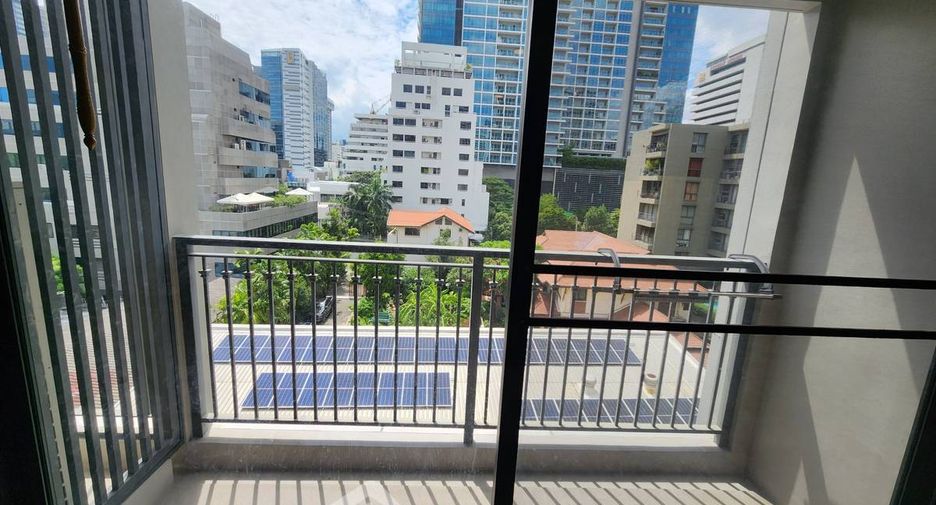 For rent 2 bedrooms condo in Pathum Wan, Bangkok