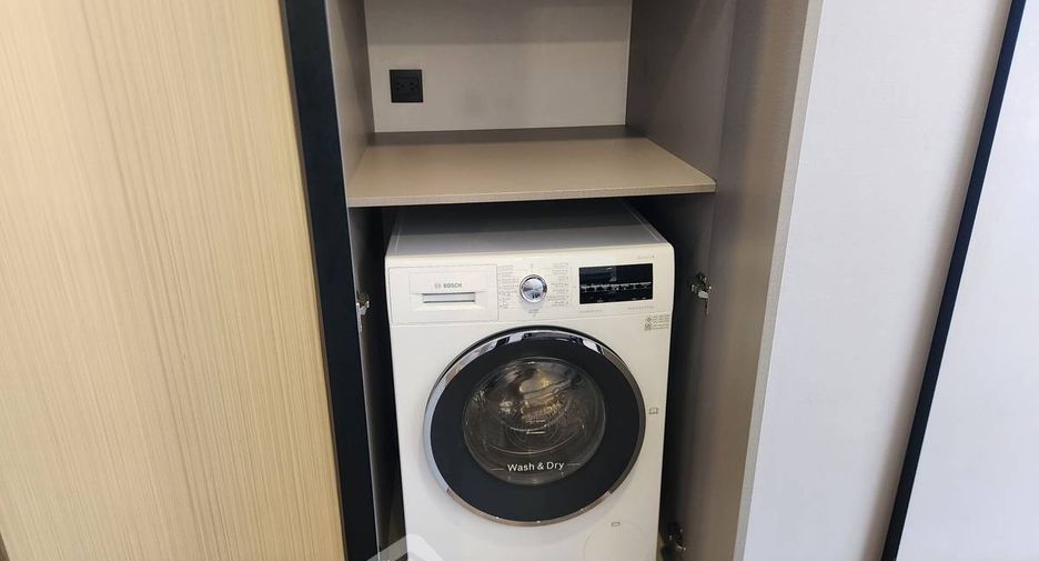 For rent 2 bedrooms condo in Pathum Wan, Bangkok