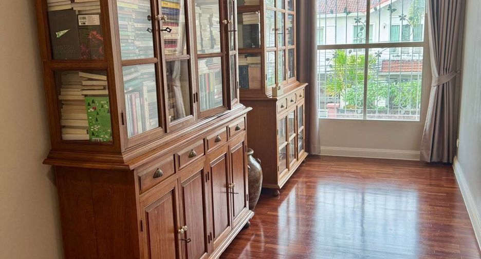 For rent 3 bedrooms house in Bueng Kum, Bangkok