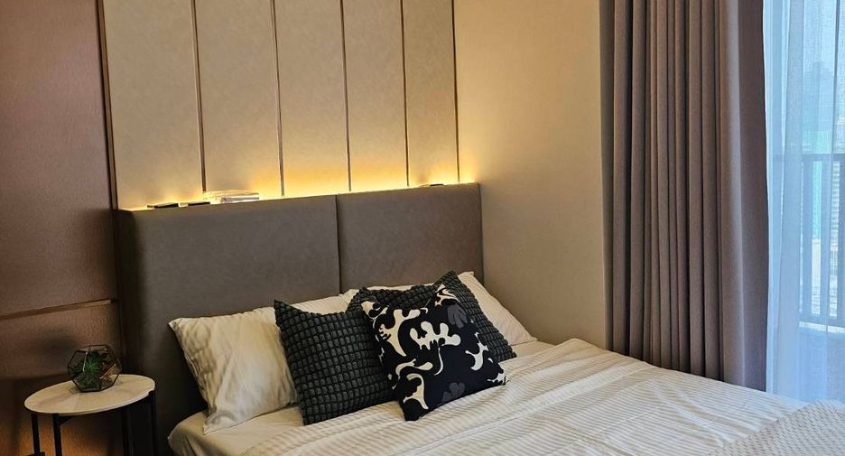For rent 2 bedrooms condo in Bang Rak, Bangkok