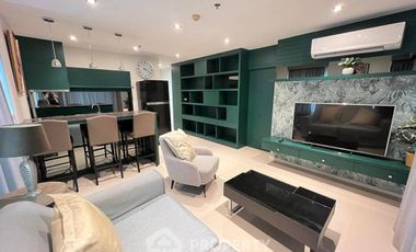 For rent 2 bedrooms condo in Huai Khwang, Bangkok