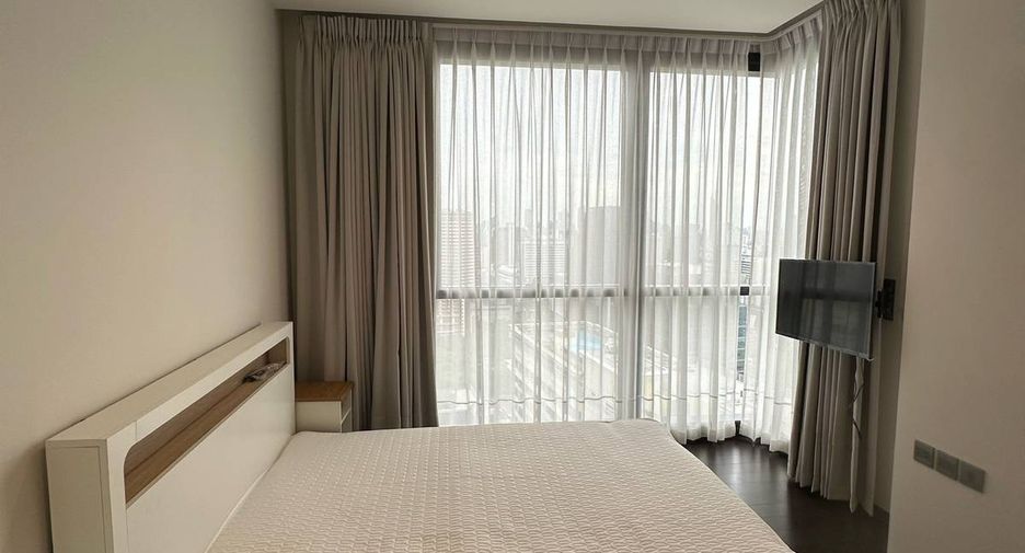 For rent 2 bedrooms condo in Pathum Wan, Bangkok