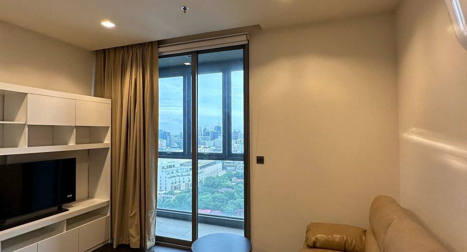 For rent 2 bedrooms condo in Pathum Wan, Bangkok