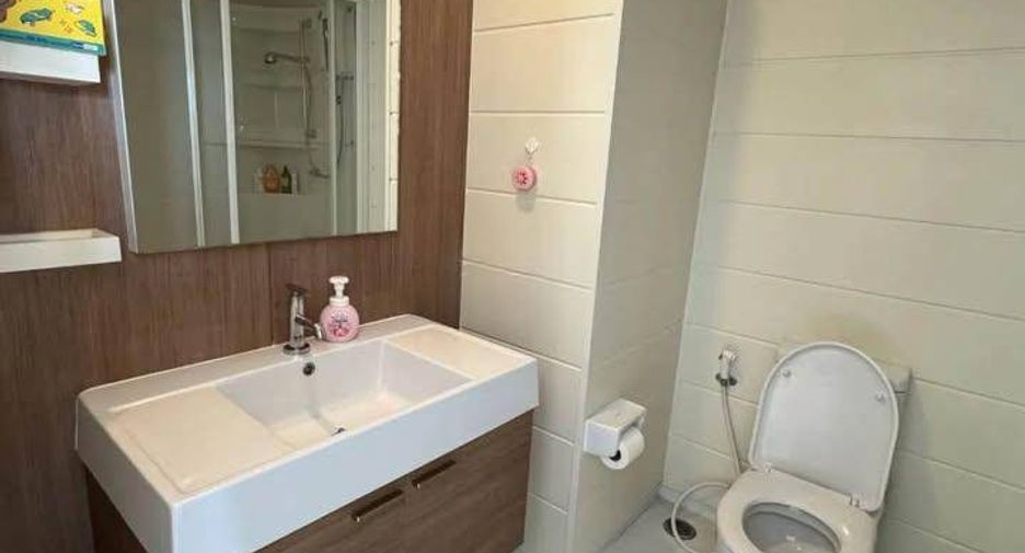 For rent 2 bedrooms condo in Sathon, Bangkok
