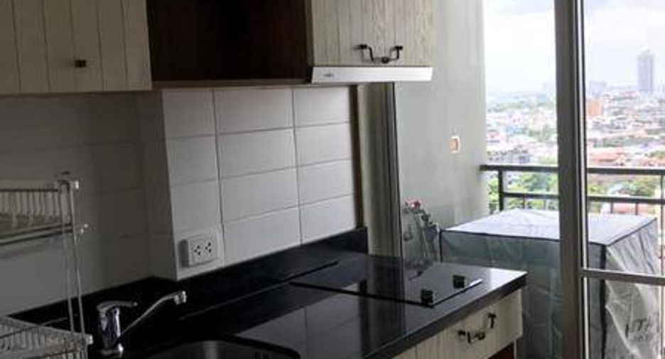 For rent 2 bedrooms condo in Khlong San, Bangkok