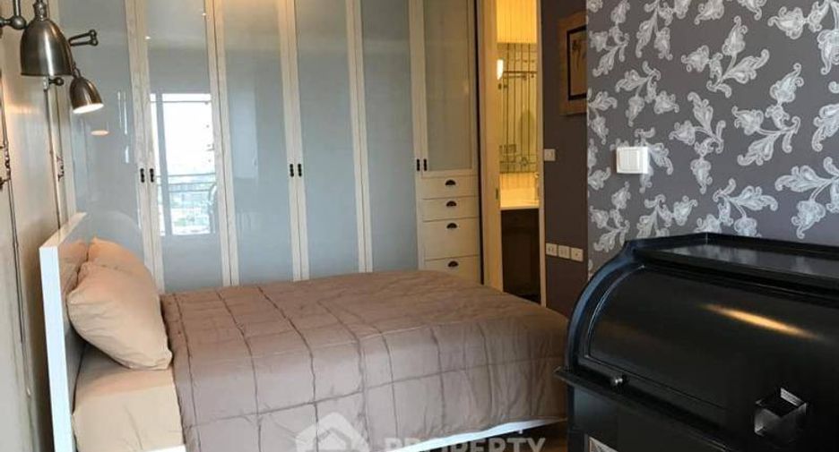 For rent 2 bedrooms condo in Khlong San, Bangkok