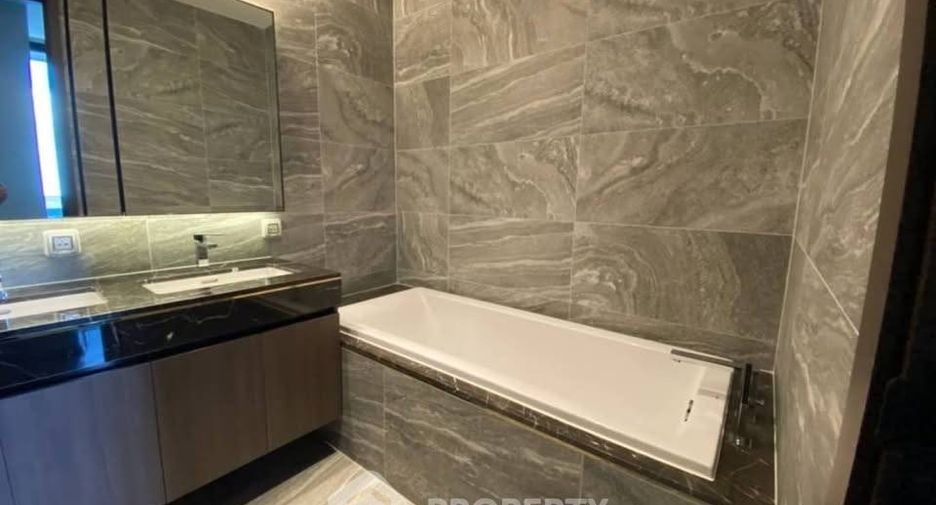 For rent 2 bedrooms condo in Khlong Toei, Bangkok