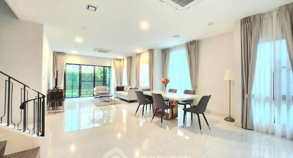 À louer 4 chambres maison à Saphan Sung, Bangkok