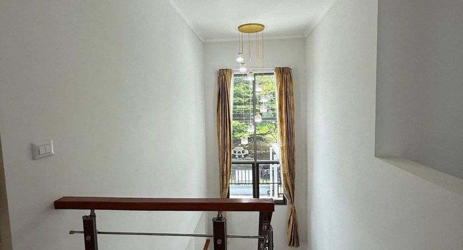 For rent 3 bedrooms house in Lat Krabang, Bangkok