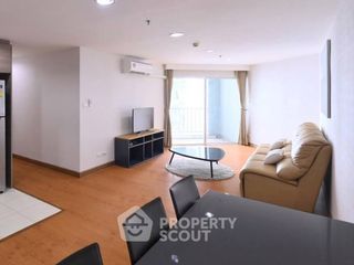 Wohnung zur Miete mit 3 Zimmer in Huai Khwang, Bangkok