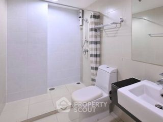 Wohnung zur Miete mit 3 Zimmer in Huai Khwang, Bangkok