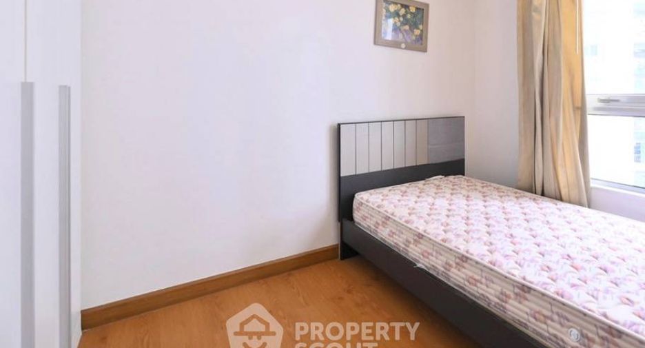 Wohnung zur Miete mit 3 Zimmer in Huai Khwang, Bangkok