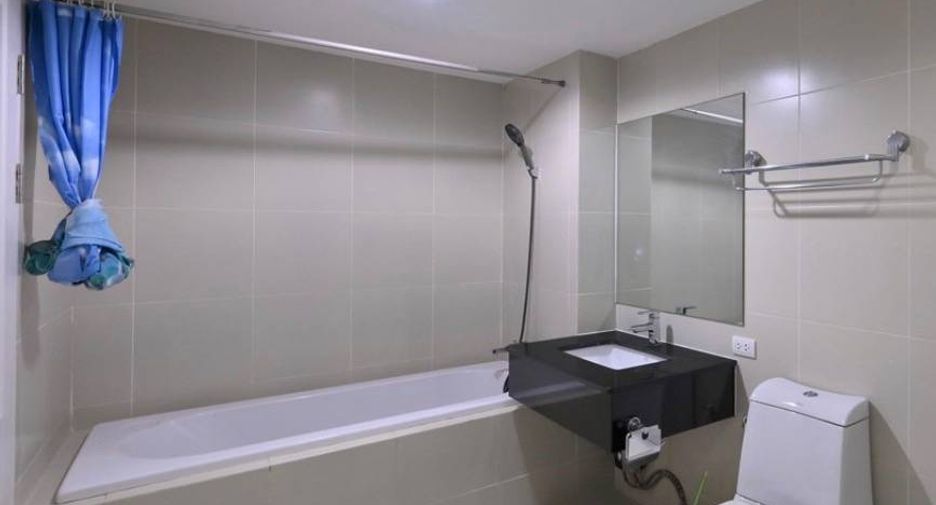 Wohnung zur Miete mit 3 Zimmer in Huai Khwang, Bangkok