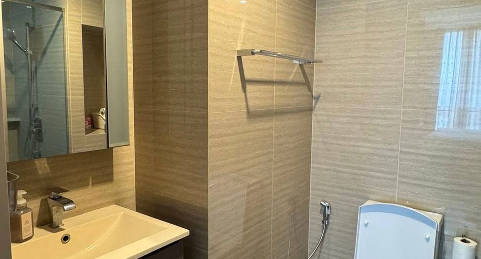 For rent 1 bed condo in Huai Khwang, Bangkok