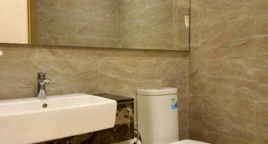 For rent 2 bedrooms condo in Huai Khwang, Bangkok