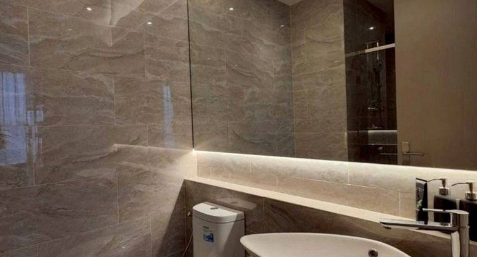 For rent 2 bedrooms condo in Huai Khwang, Bangkok