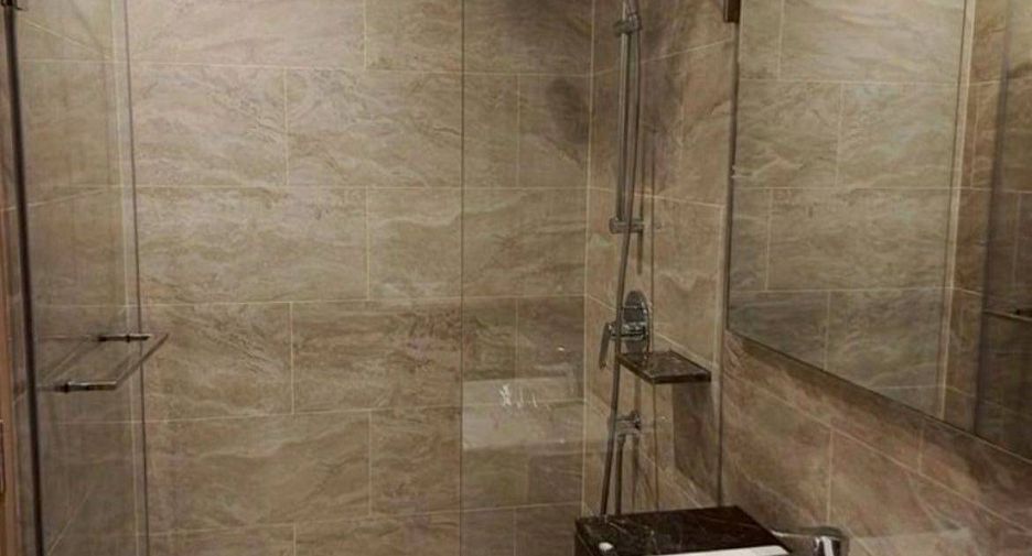 For rent 2 bedrooms condo in Huai Khwang, Bangkok