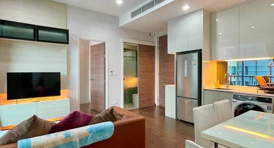 For rent 2 bedrooms condo in Watthana, Bangkok